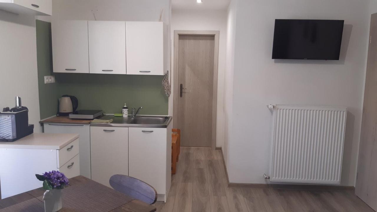 Bike Apartments 1 Hodrusa ภายนอก รูปภาพ