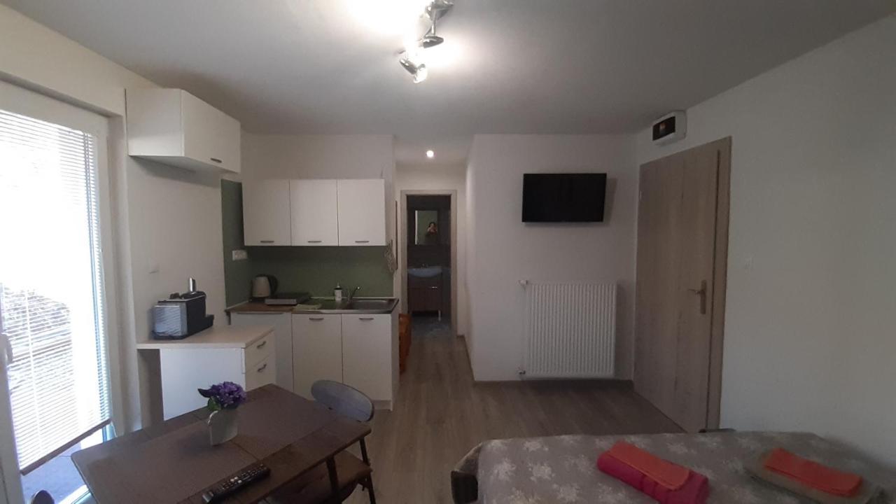 Bike Apartments 1 Hodrusa ภายนอก รูปภาพ
