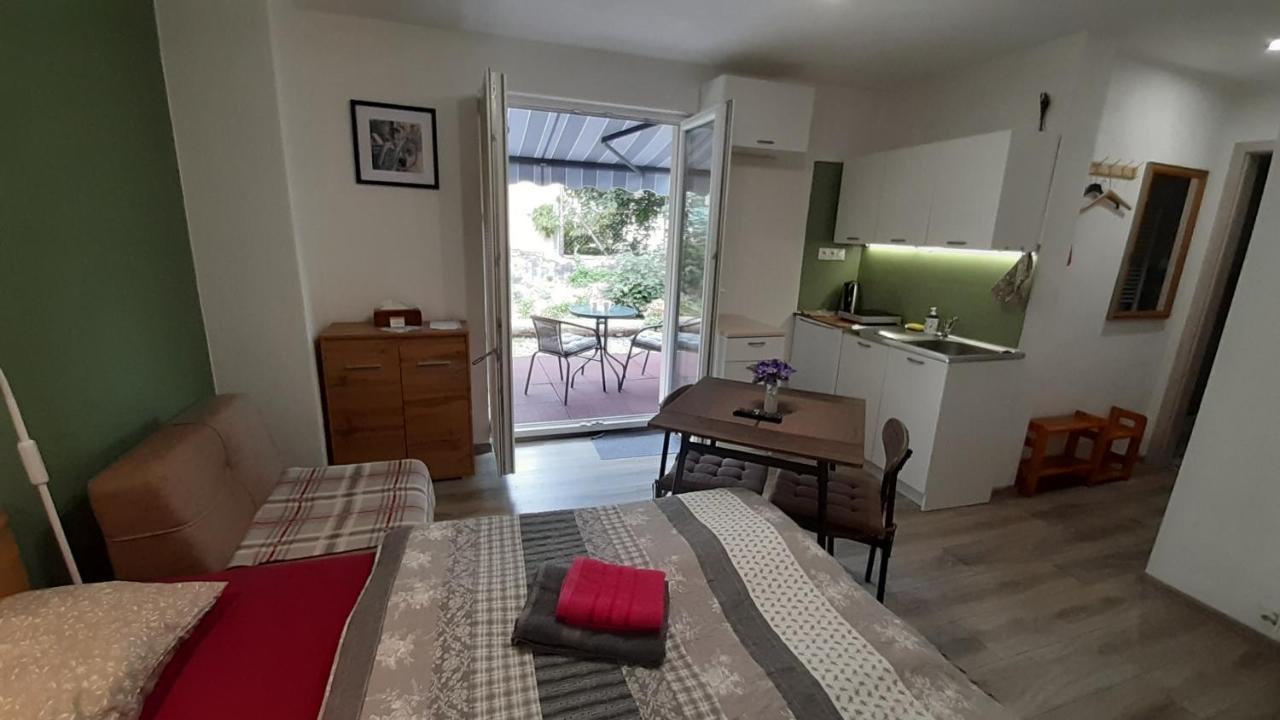 Bike Apartments 1 Hodrusa ภายนอก รูปภาพ